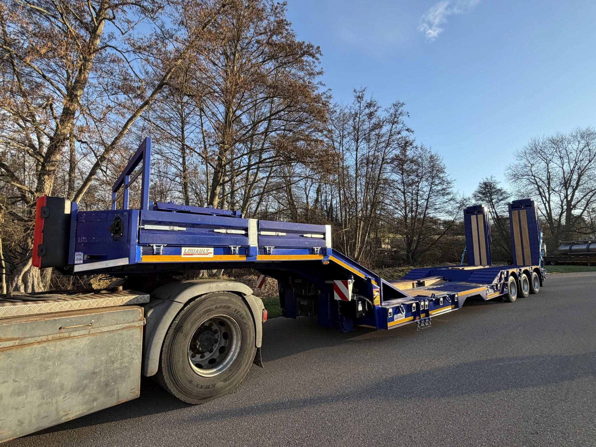 Vente, location et r&eacute;alisation de remorques agricoles, remorques porte caisson et remorques bennes Remorque Louault vend aussi des pi&egrave;ces d&eacute;tach&eacute;es de remorque dans toutes la r&eacute;gion Bourgogne 89
