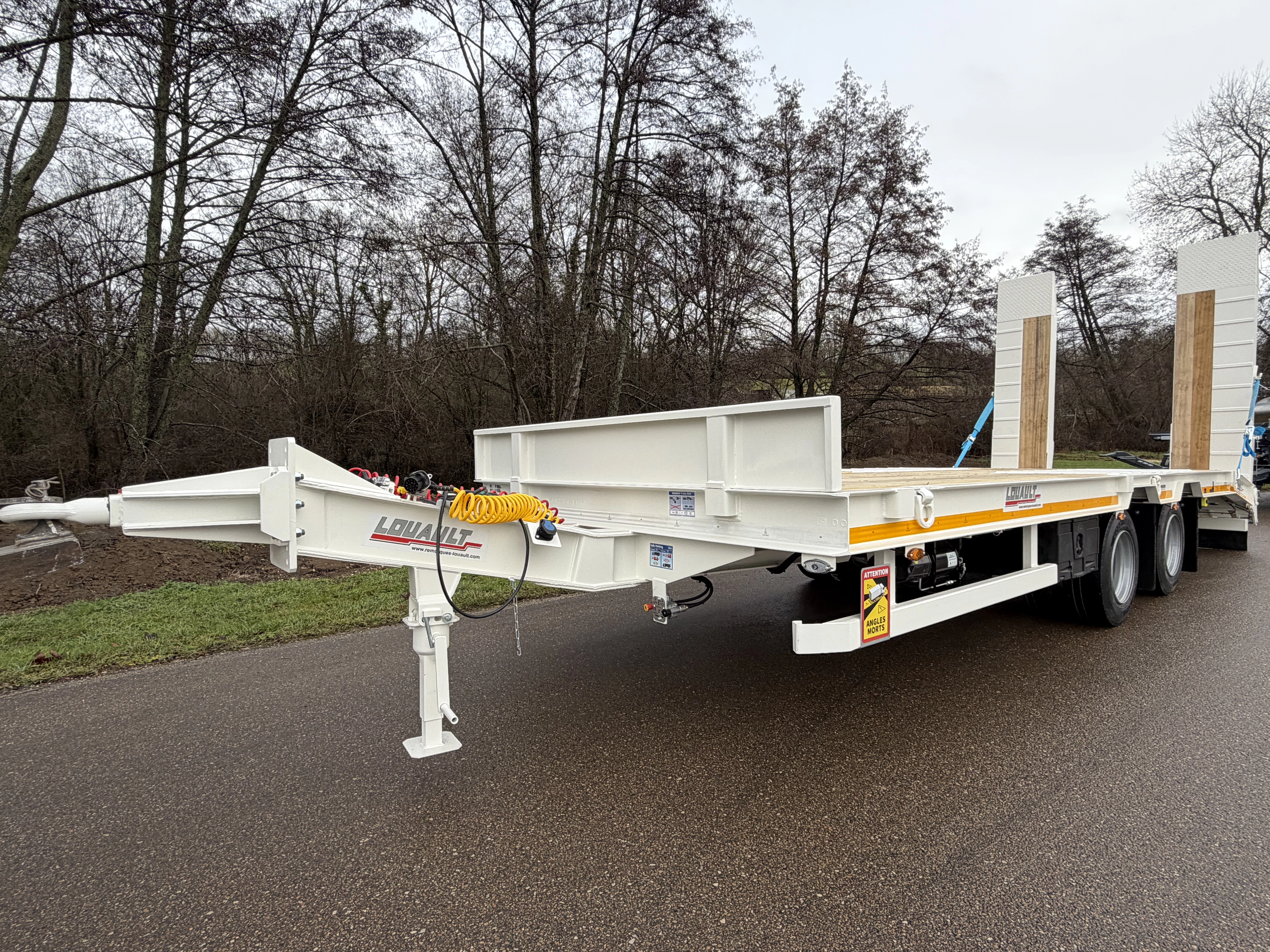 Remorque Louaut, entreprise sp&eacute;cialis&eacute;e en conception et vente de remorques agricoles, porte bennes et de porte caissons
