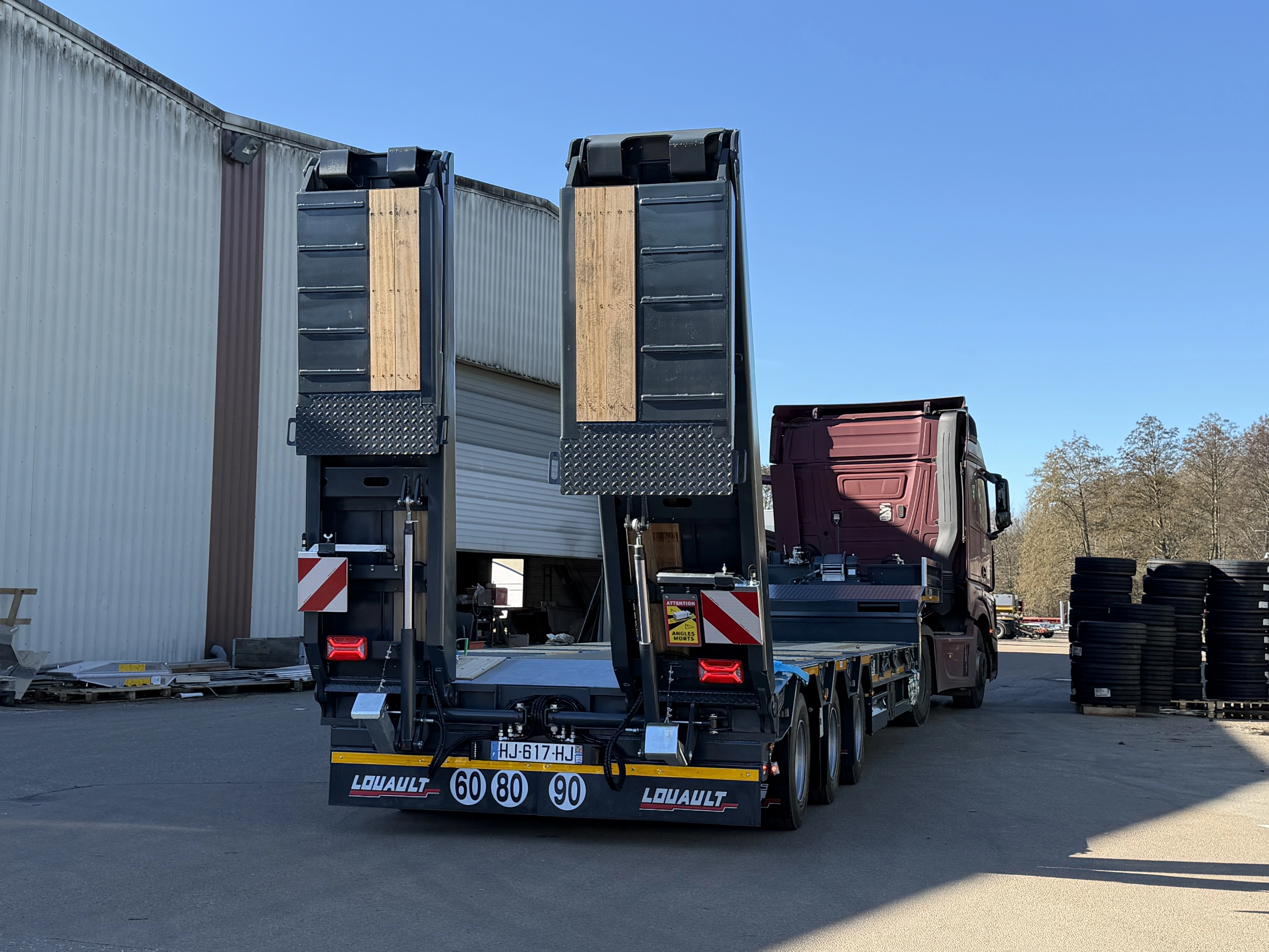 Remorque Louaut, entreprise sp&eacute;cialis&eacute;e en conception et vente de remorques agricoles, porte bennes et de porte caissons