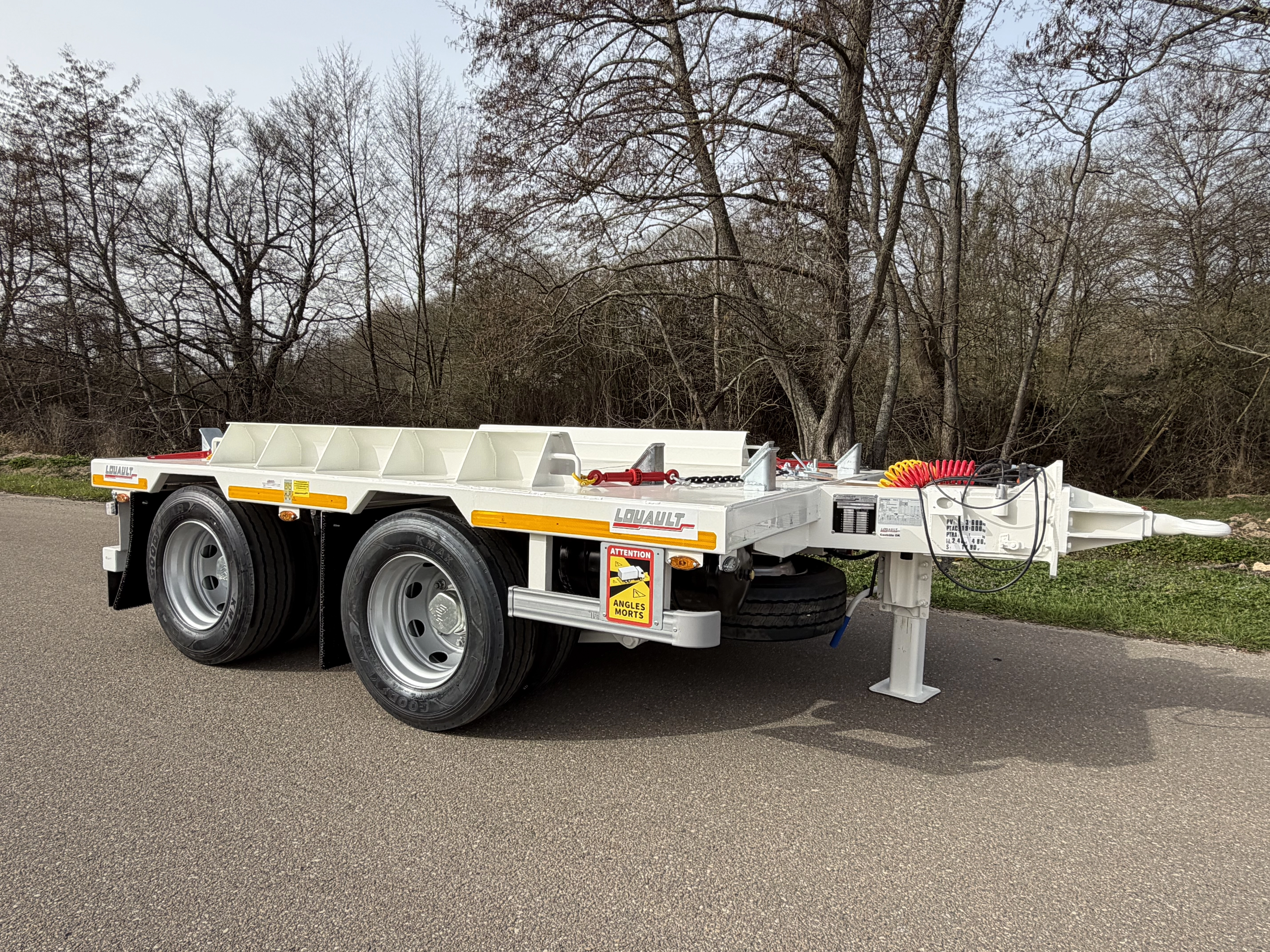 Remorque Louaut, entreprise sp&eacute;cialis&eacute;e en conception et vente de remorques agricoles, porte bennes et de porte caissons