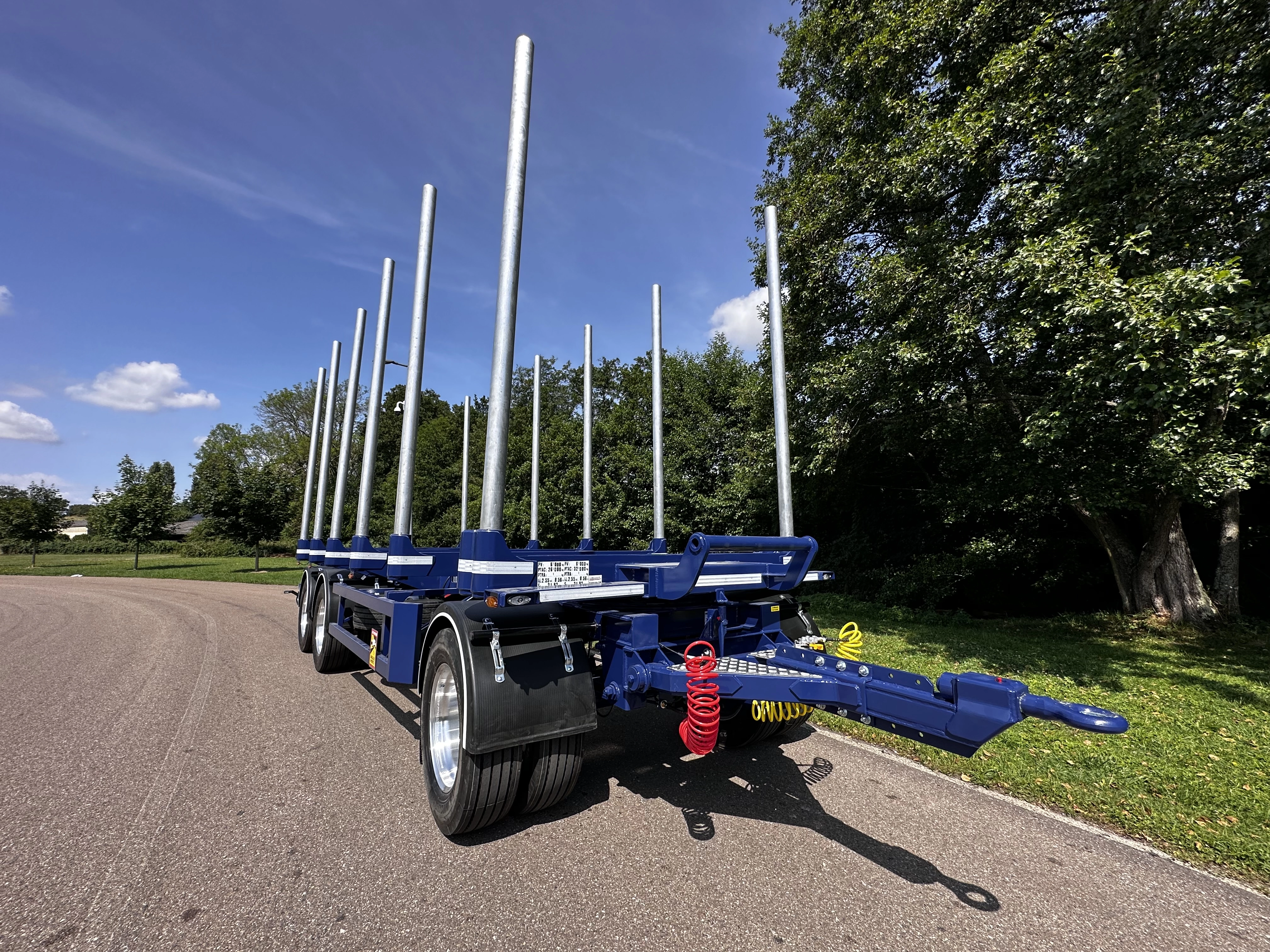 Remorque Louaut, entreprise sp&eacute;cialis&eacute;e en conception et vente de remorques agricoles, porte bennes et de porte caissons