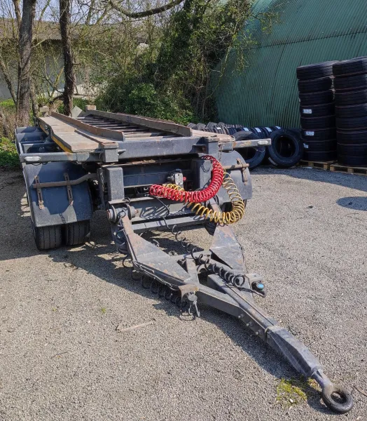 Remorque 3 essieux porte caisson de rollon